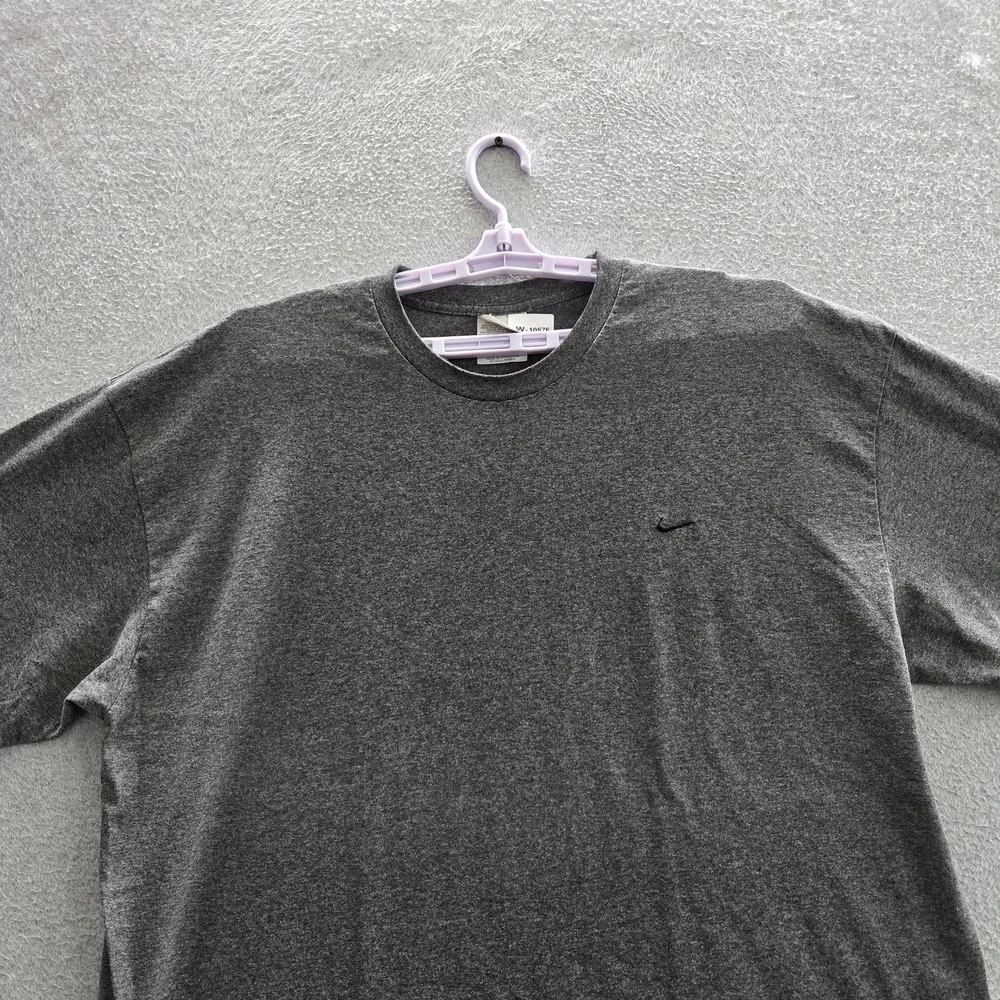 VINTAGE Nike Men Shirt XXL Gray Logo Short Sleeve Mini Swoosh Embroidered